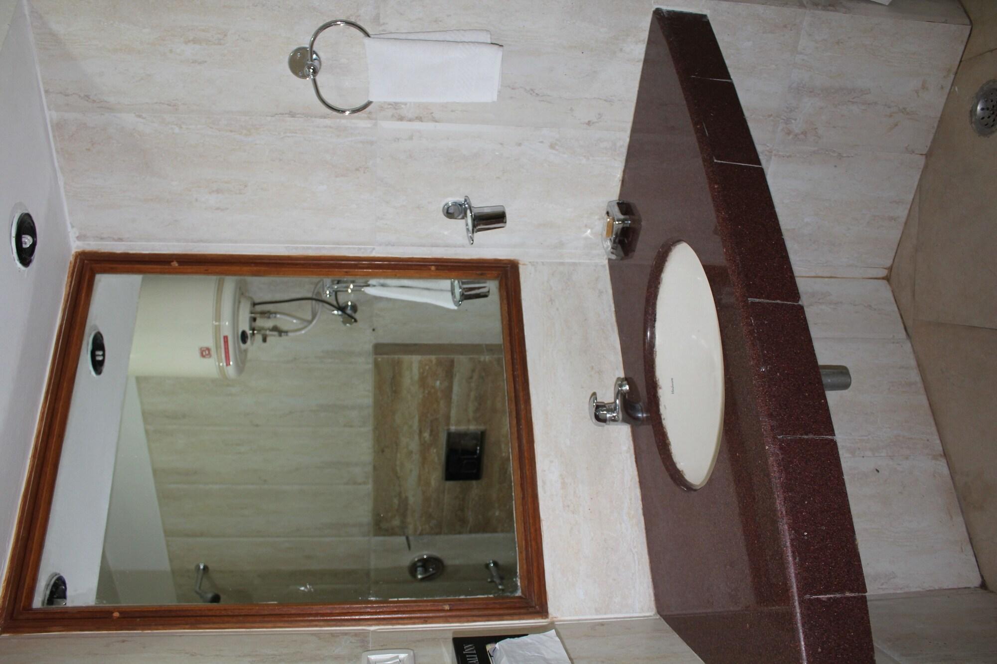 Bravia Hotel Manali Inn Exterior photo